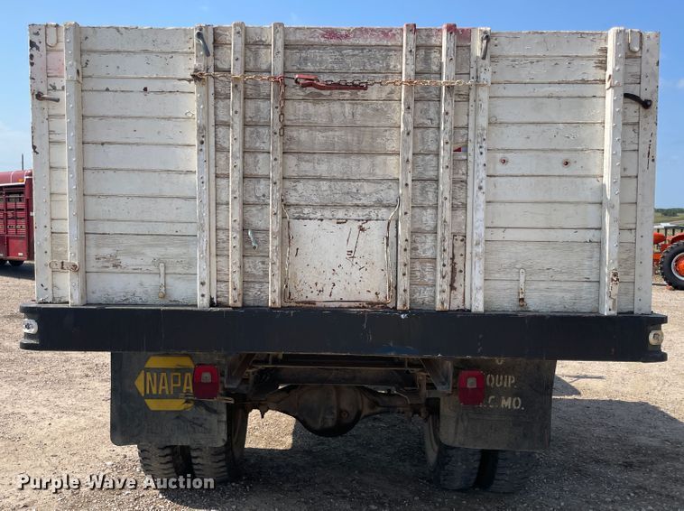 image for item JQ9571 1970 Ford F600  grain truck