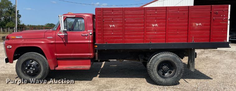 image for item JQ9571 1970 Ford F600  grain truck