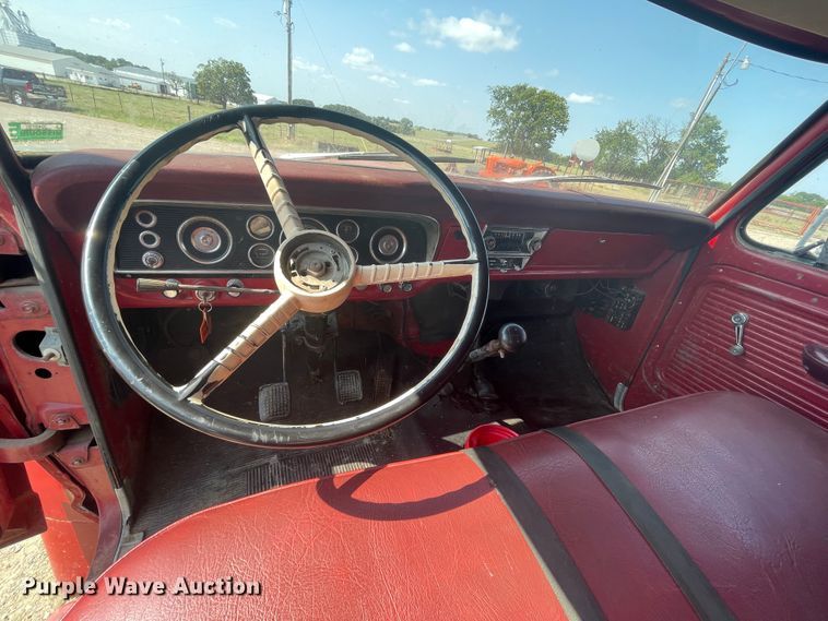 image for item JQ9571 1970 Ford F600  grain truck