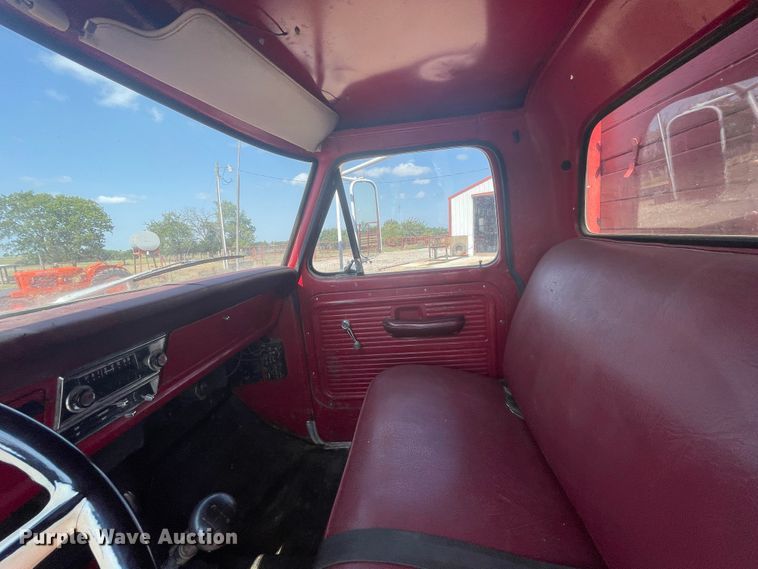 image for item JQ9571 1970 Ford F600  grain truck