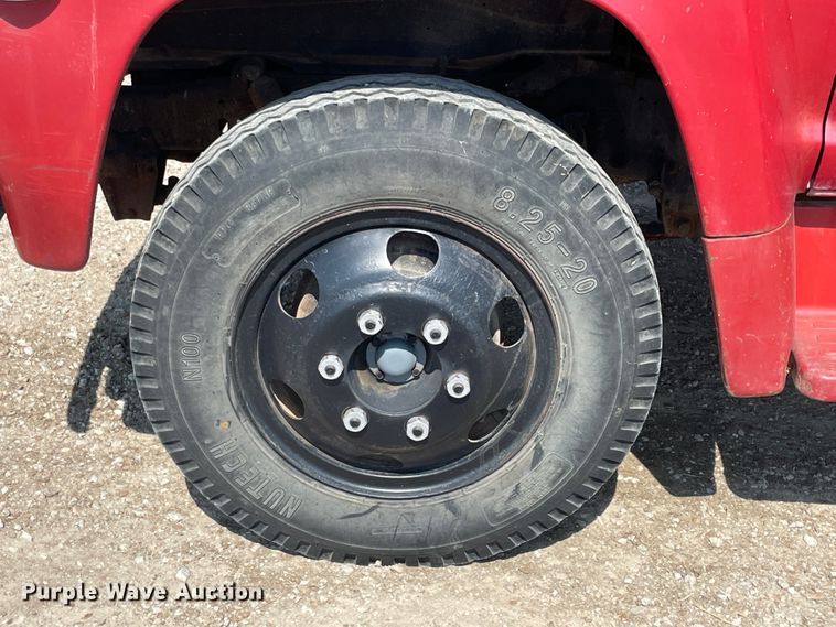 image for item JQ9571 1970 Ford F600  grain truck