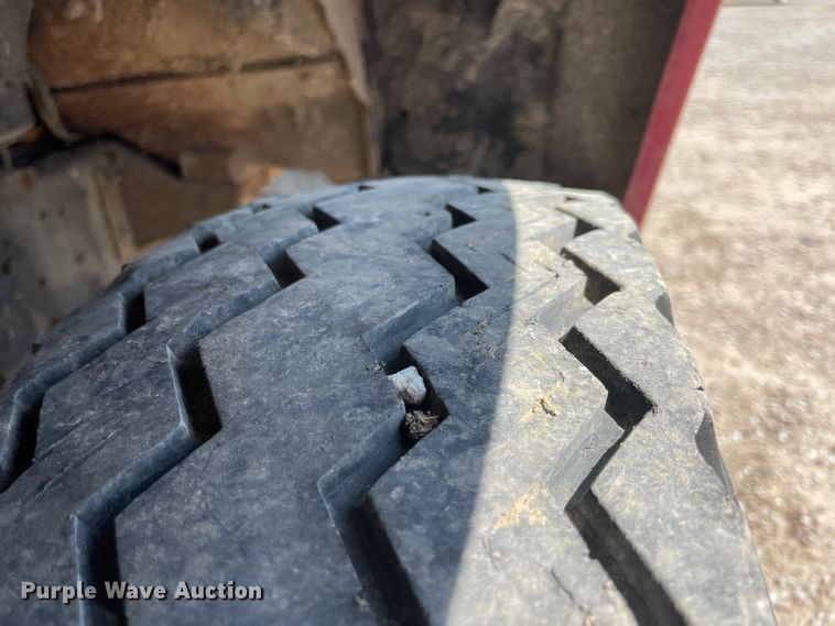 image for item JQ9571 1970 Ford F600  grain truck