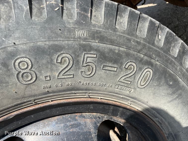 image for item JQ9571 1970 Ford F600  grain truck