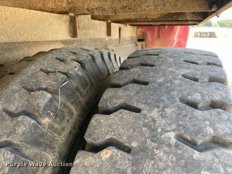 image for item JQ9571 1970 Ford F600  grain truck