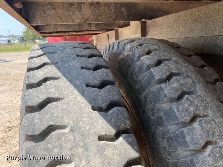 image for item JQ9571 1970 Ford F600  grain truck