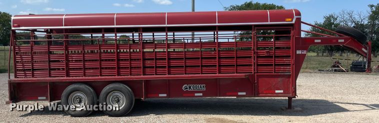 image for item JQ9572 2014 Kodiak Travel  livestock trailer