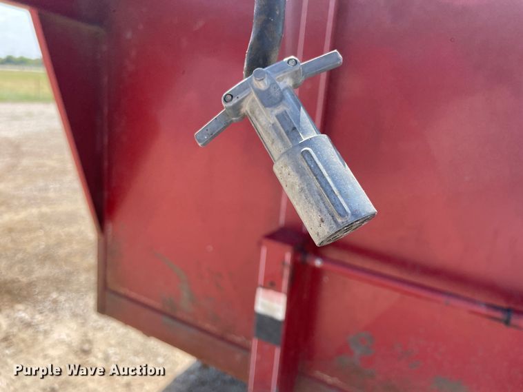 image for item JQ9572 2014 Kodiak Travel  livestock trailer