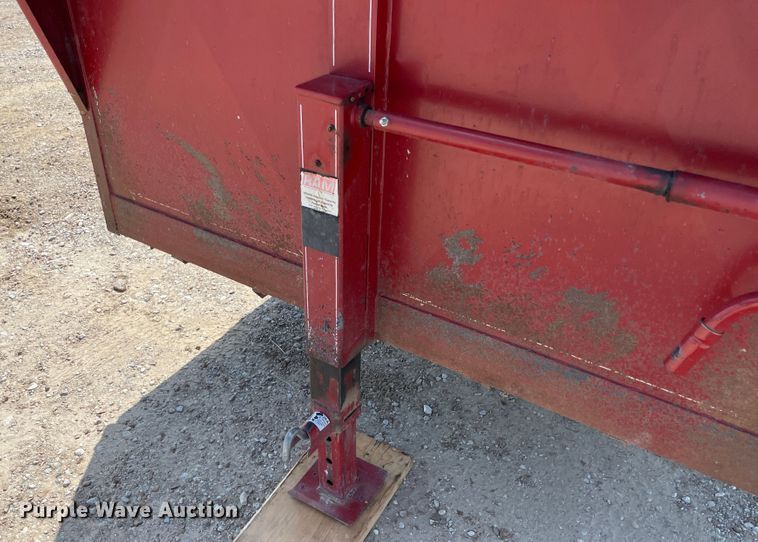 image for item JQ9572 2014 Kodiak Travel  livestock trailer