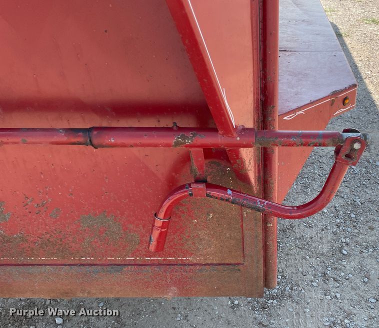 image for item JQ9572 2014 Kodiak Travel  livestock trailer