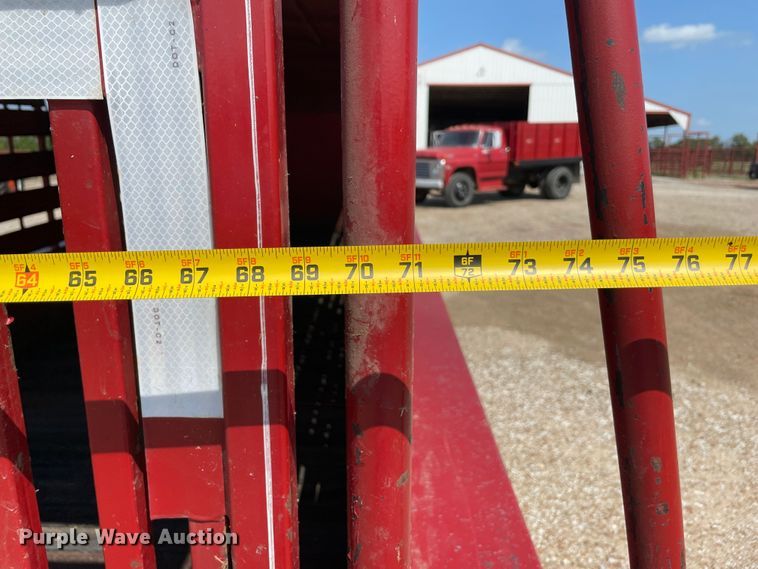 image for item JQ9572 2014 Kodiak Travel  livestock trailer