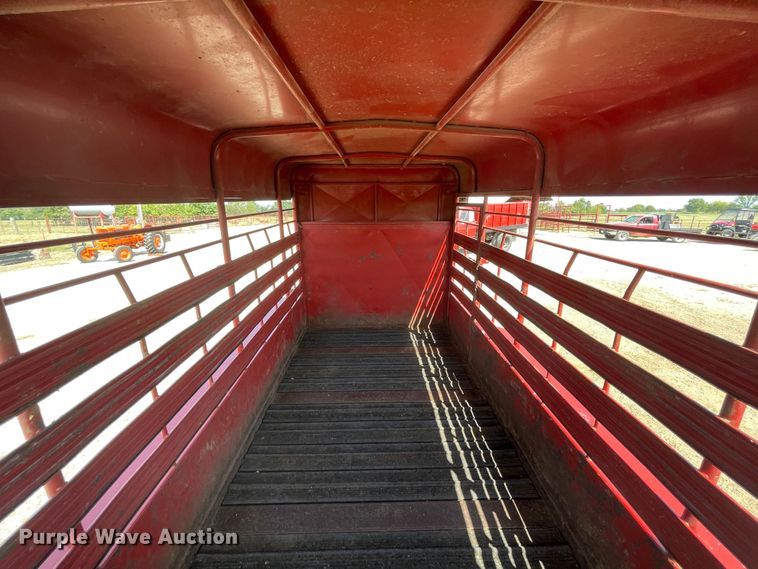 image for item JQ9572 2014 Kodiak Travel  livestock trailer