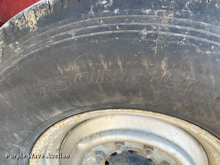 image for item JQ9572 2014 Kodiak Travel  livestock trailer