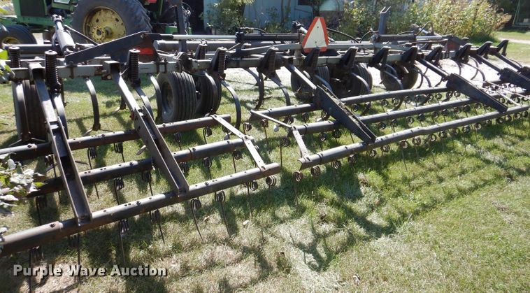 image for item KA9398 Hiniker 3300  field cultivator