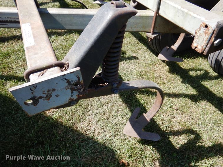 image for item KA9398 Hiniker 3300  field cultivator