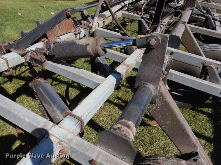 image for item KA9398 Hiniker 3300  field cultivator