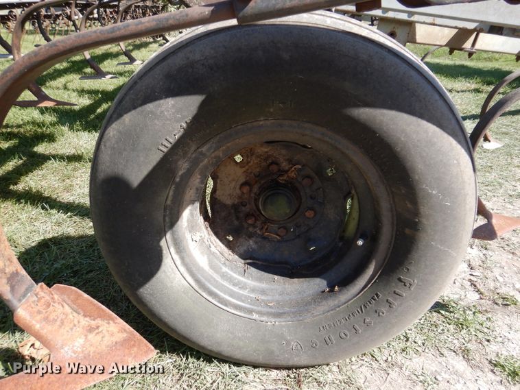 image for item KA9398 Hiniker 3300  field cultivator