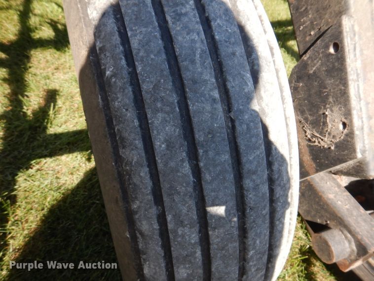 image for item KA9398 Hiniker 3300  field cultivator