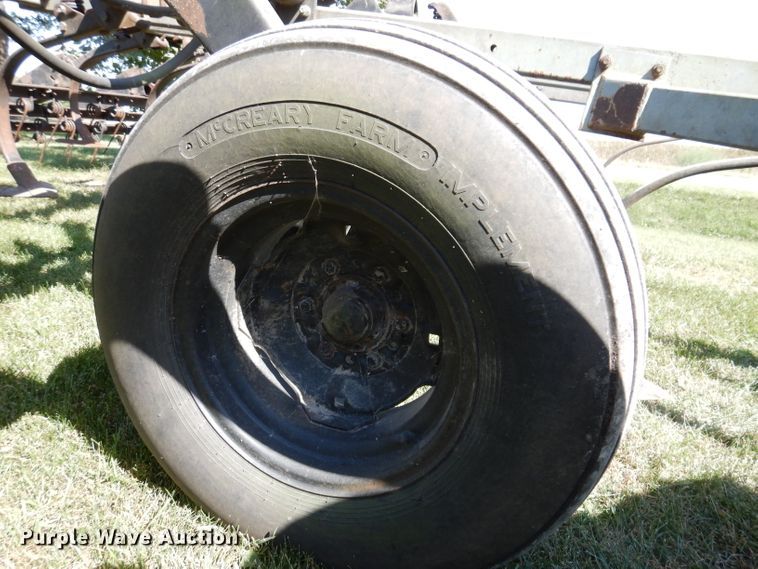 image for item KA9398 Hiniker 3300  field cultivator