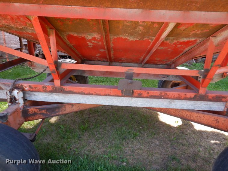 image for item KA9400 (2) Flow EZ 300 gravity wagons