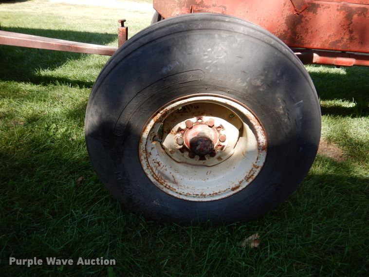 image for item KA9400 (2) Flow EZ 300 gravity wagons