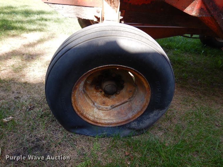 image for item KA9400 (2) Flow EZ 300 gravity wagons