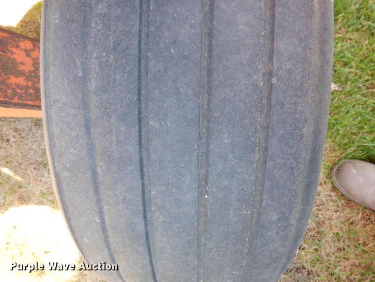 image for item KA9400 (2) Flow EZ 300 gravity wagons