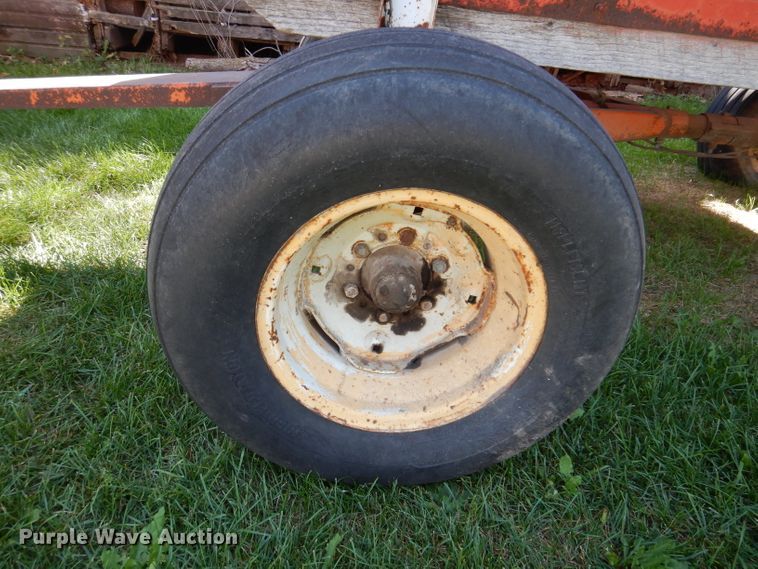 image for item KA9400 (2) Flow EZ 300 gravity wagons