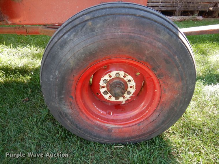 image for item KA9400 (2) Flow EZ 300 gravity wagons