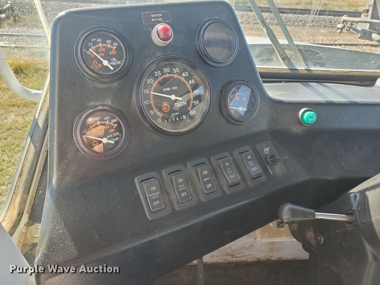 image for item KC9587 Melroe 3630 Spra-Coupe  sprayer