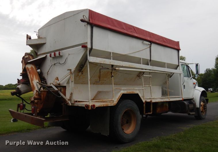 image for item KK9038 1997 International 4900  grain truck