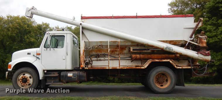 image for item KK9038 1997 International 4900  grain truck