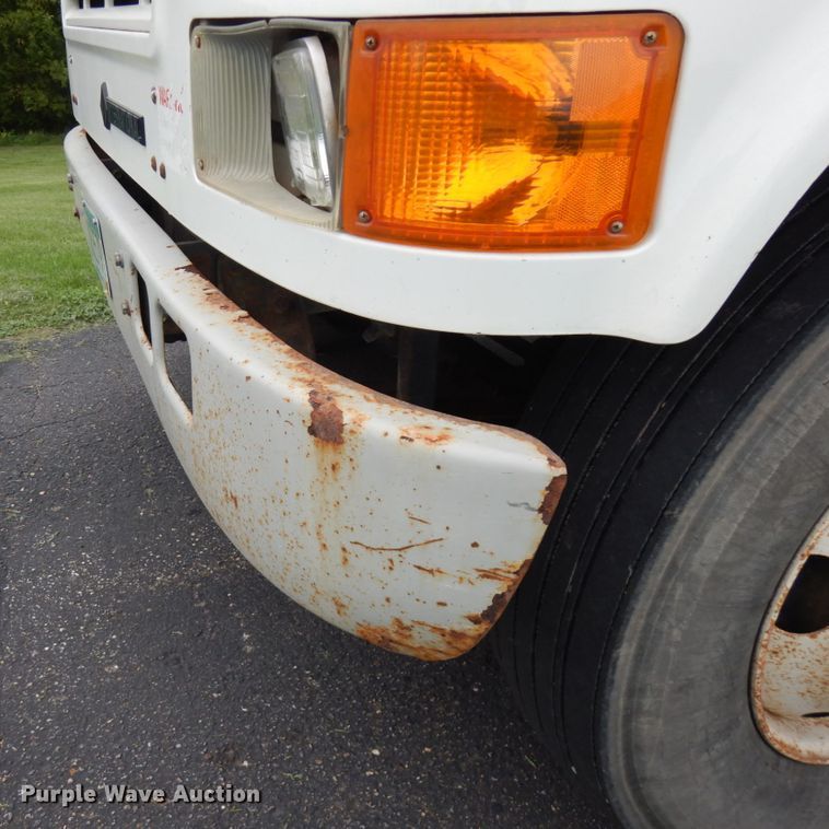 image for item KK9038 1997 International 4900  grain truck