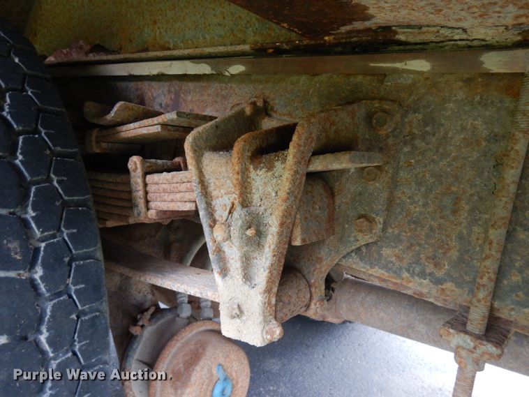 image for item KK9038 1997 International 4900  grain truck