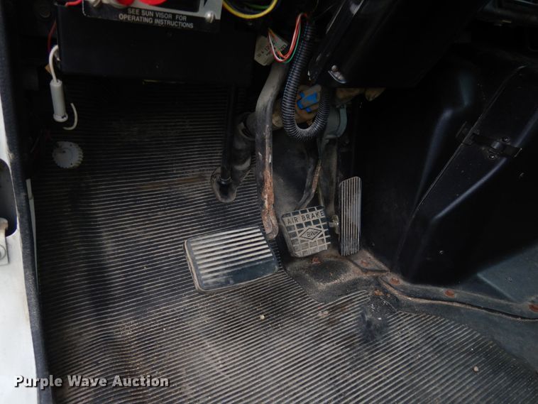 image for item KK9038 1997 International 4900  grain truck