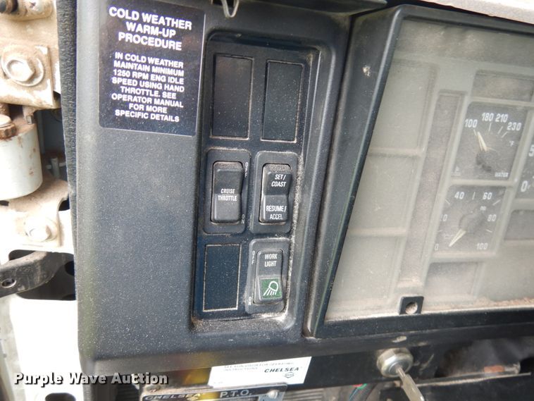 image for item KK9038 1997 International 4900  grain truck