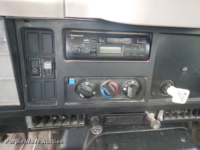 image for item KK9038 1997 International 4900  grain truck