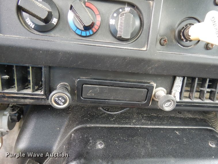 image for item KK9038 1997 International 4900  grain truck