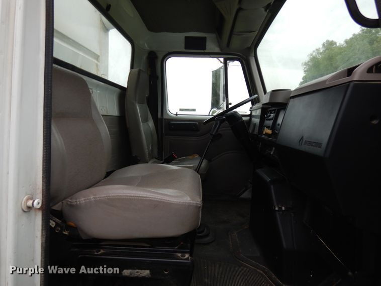 image for item KK9038 1997 International 4900  grain truck