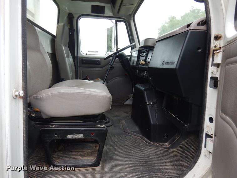 image for item KK9038 1997 International 4900  grain truck