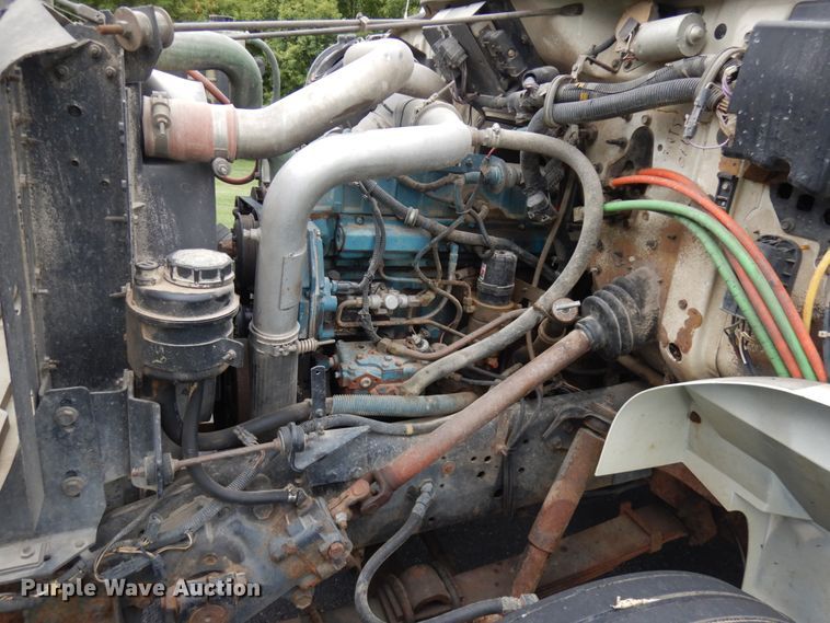 image for item KK9038 1997 International 4900  grain truck