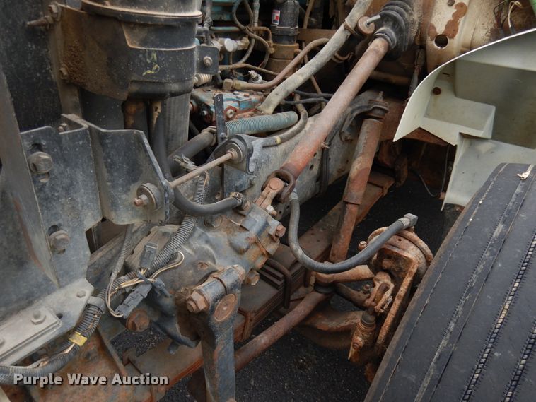 image for item KK9038 1997 International 4900  grain truck