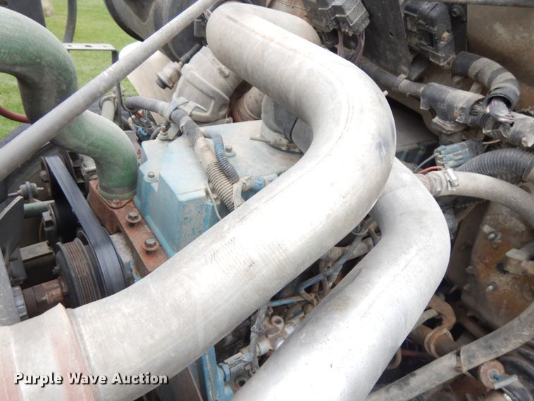 image for item KK9038 1997 International 4900  grain truck