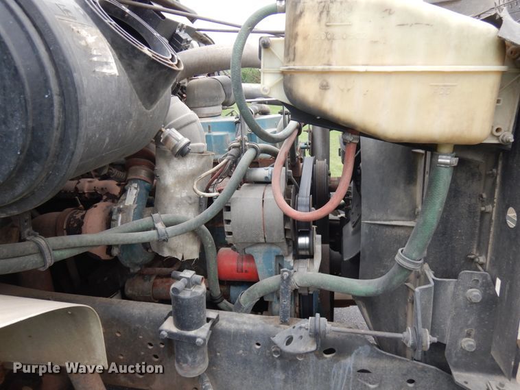 image for item KK9038 1997 International 4900  grain truck