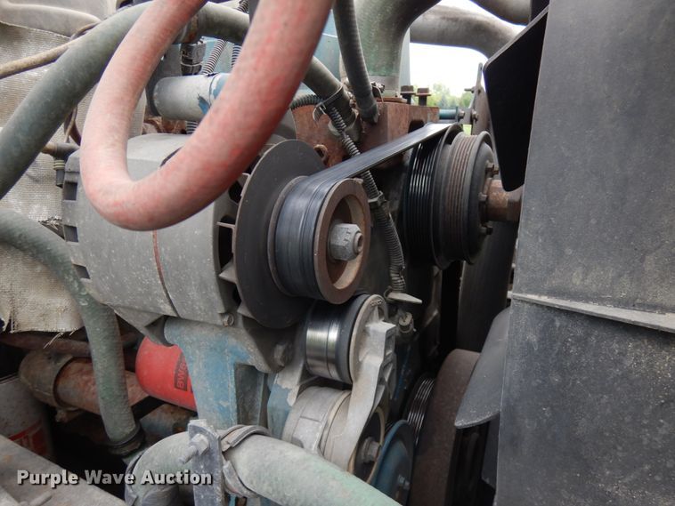 image for item KK9038 1997 International 4900  grain truck