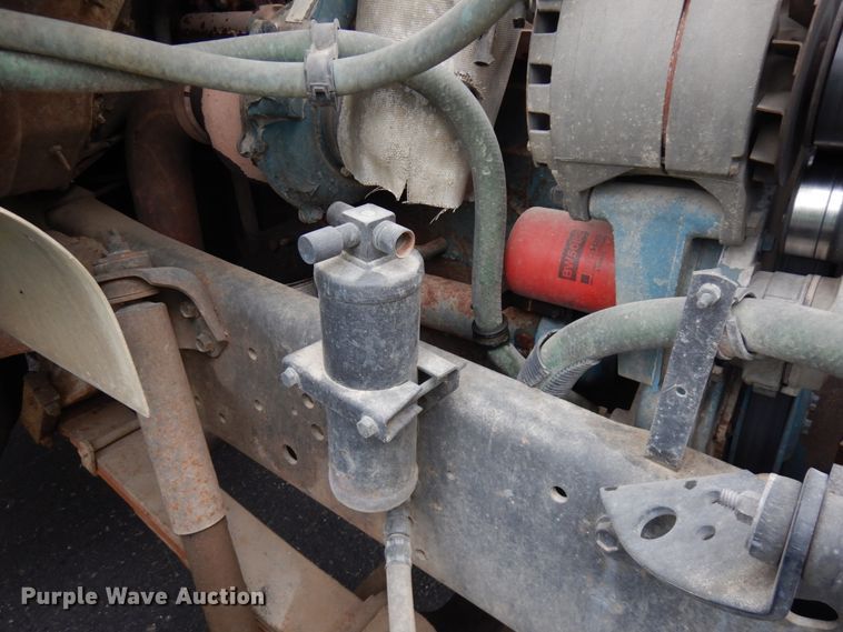 image for item KK9038 1997 International 4900  grain truck