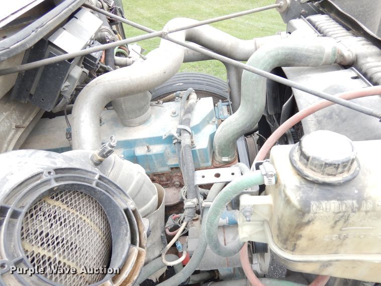 image for item KK9038 1997 International 4900  grain truck