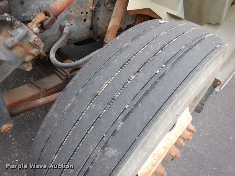 image for item KK9038 1997 International 4900  grain truck