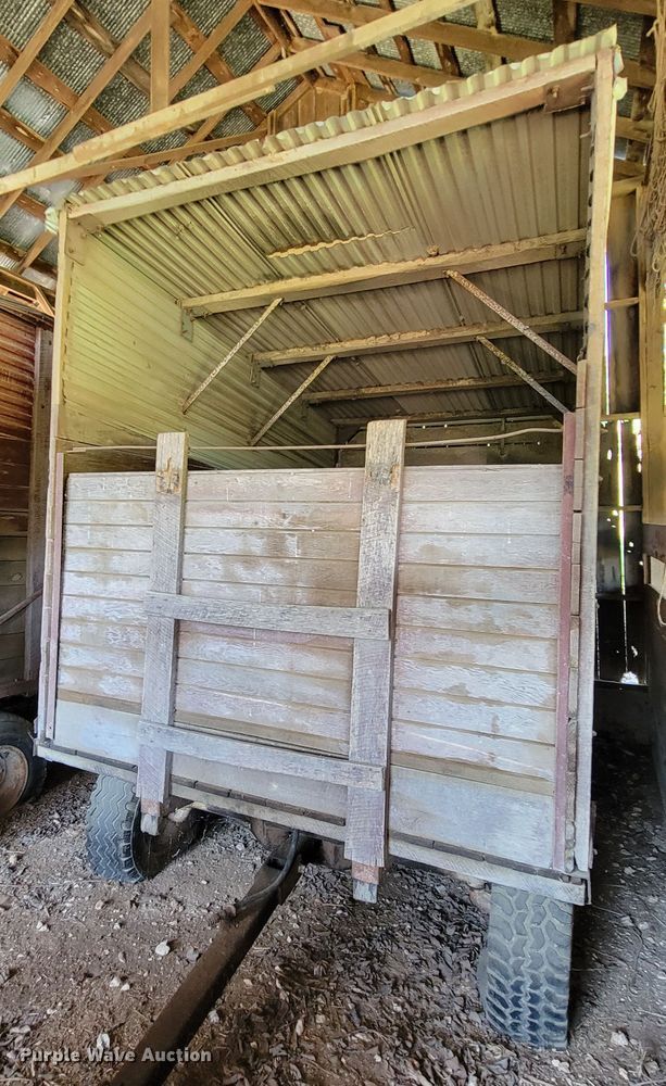 image for item KQ9257 (3) silage wagons