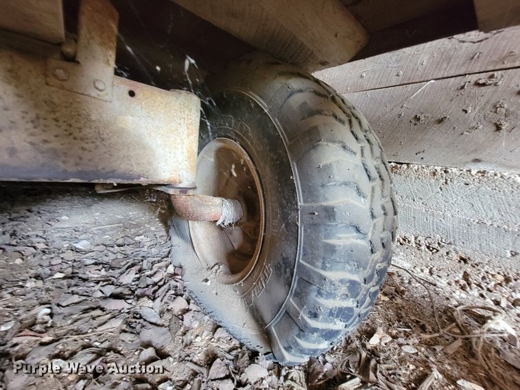 image for item KQ9257 (3) silage wagons
