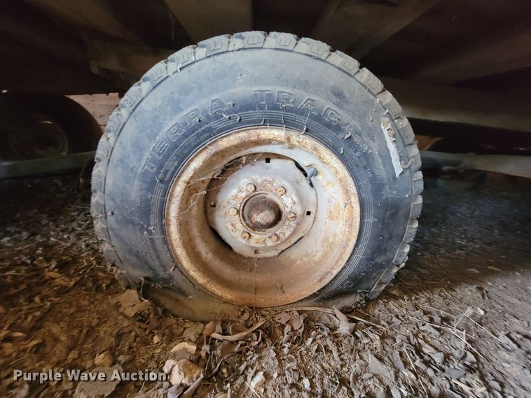 image for item KQ9257 (3) silage wagons